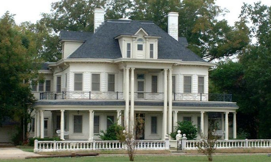 The Walker Manor Bed & Breakfast in downtown Gladewater, Texas