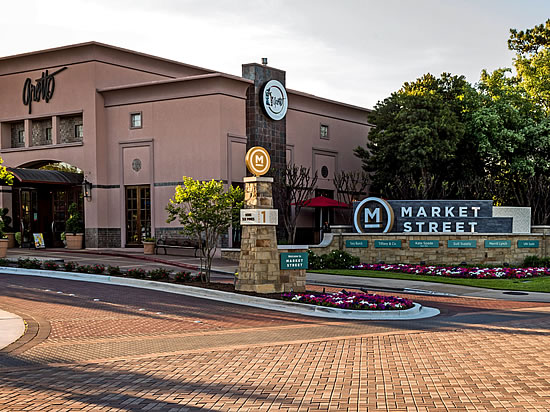 Shopping in The Woodlands in Texas